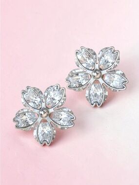 Vintage Sparkly Crystal Glam Flower Statement Stud Earrings Silver Tone Floral